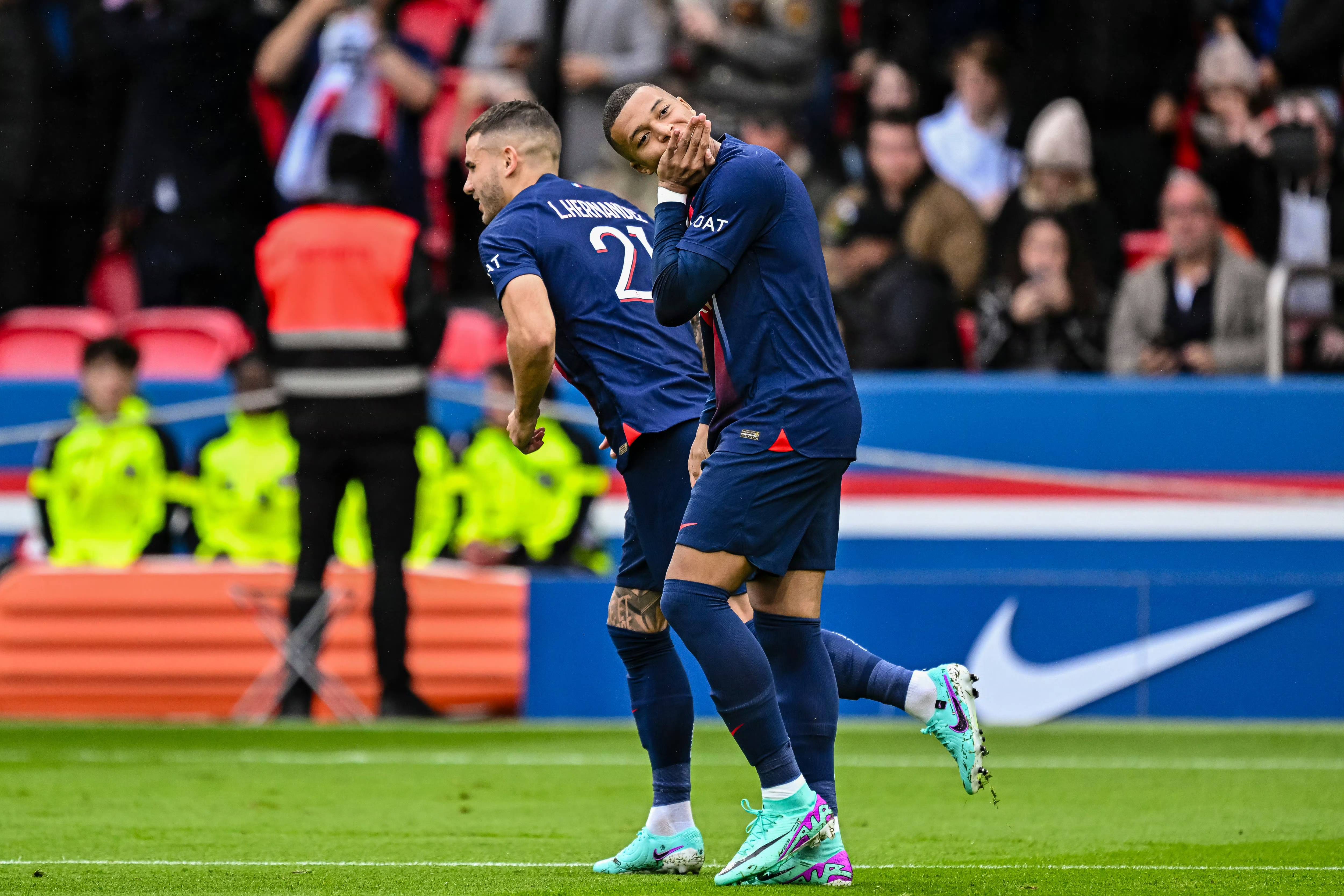 姆巴佩在切尔西比赛中重返赛场，领先优势明显引发热议！再创辉煌时刻的简单介绍-jiuyou