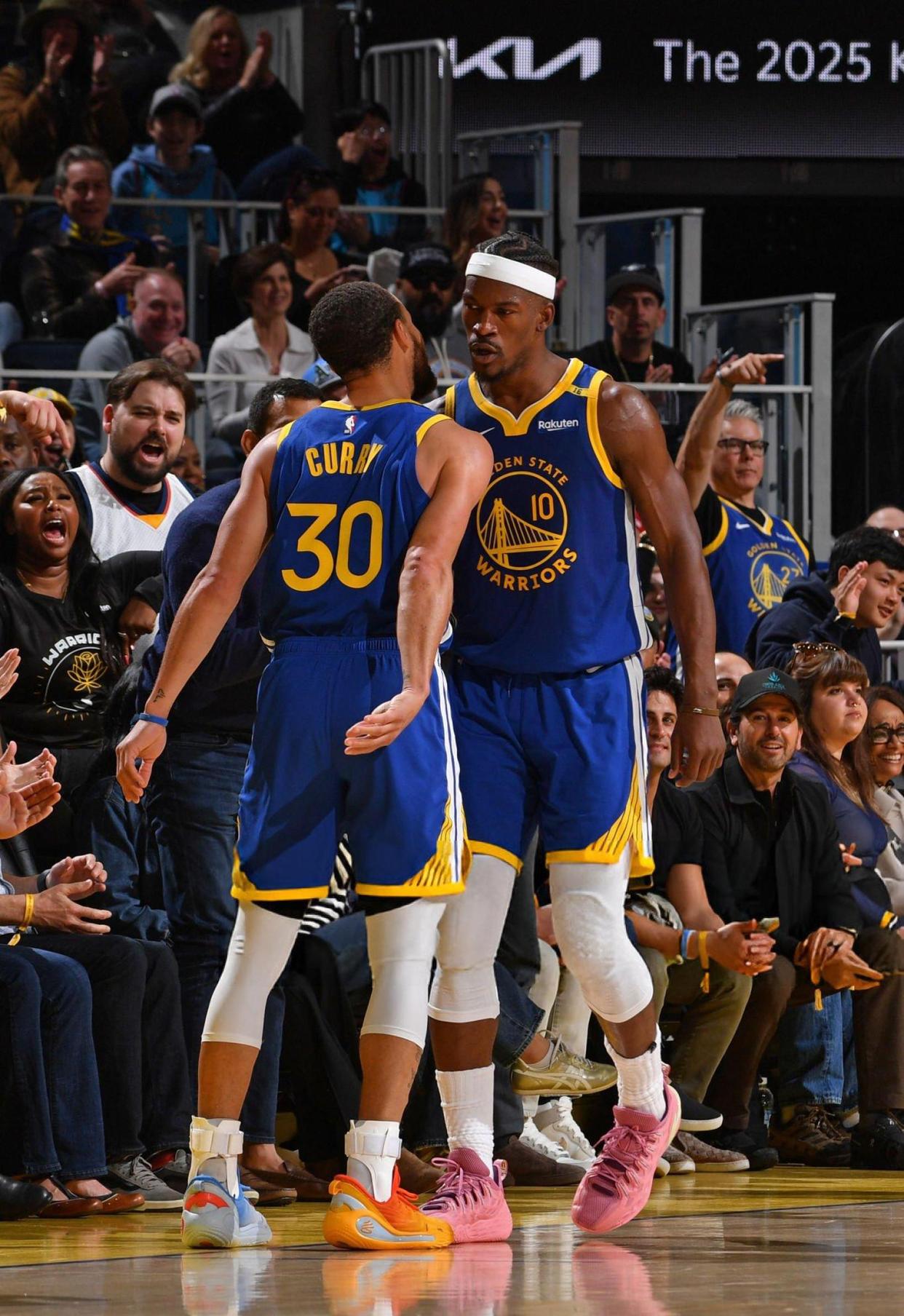 包含TL不断突破！，库里连续十五场比赛得分超过险胜上演精彩一战的词条-jiuyou