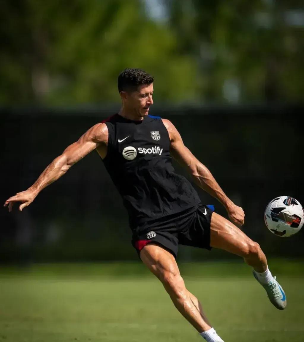 莱万多夫斯基意外战胜美国队，战术调整引爆全场！比赛高潮迭起的简单介绍-九游官网