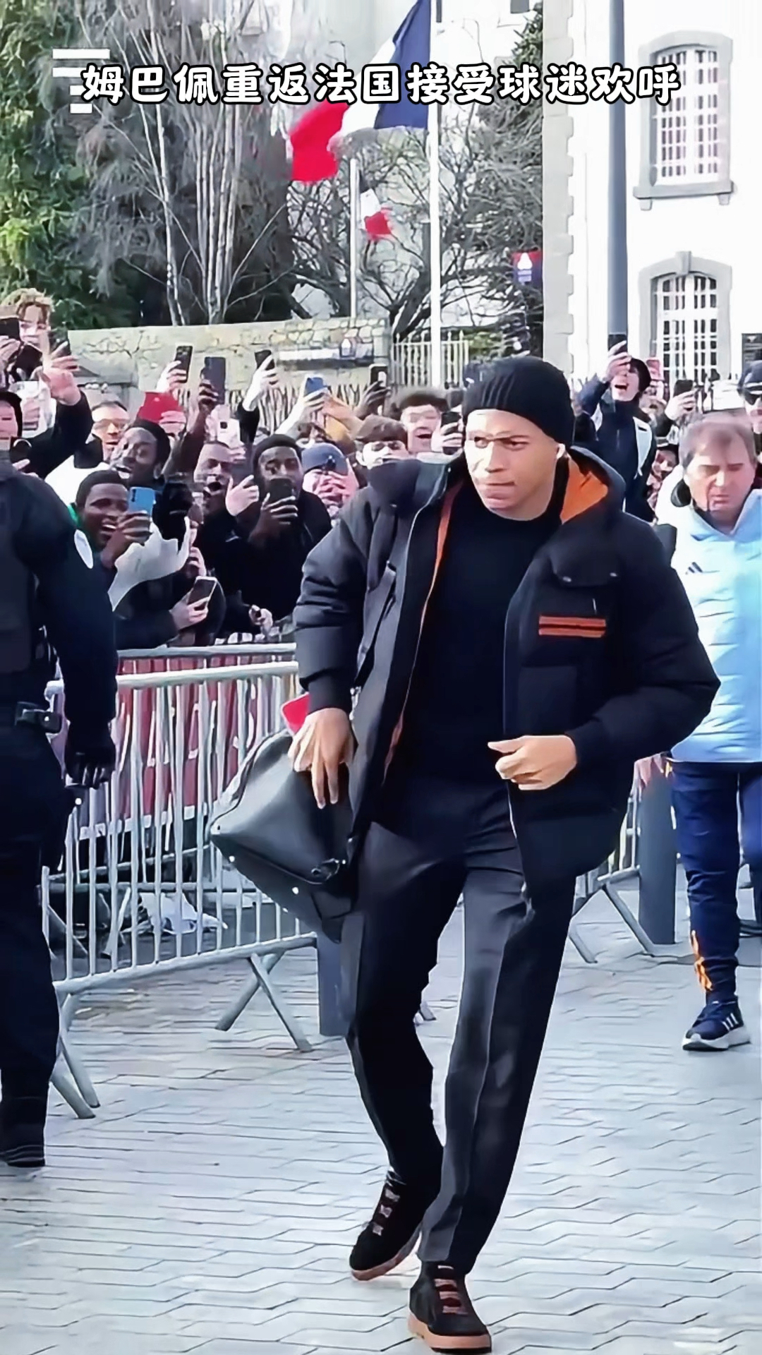 关于姆巴佩重返赛场，重要助攻首场状态出色，利物浦观众沸腾！赛场气氛高涨的信息-九游娱乐