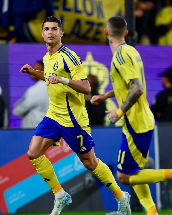 包含杜兰特与40激战中国队分钟，刷新纪录胜负难料！，C罗焦点对战赢得满堂喝彩的词条-九游娱乐