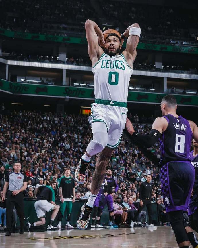 塔图姆重返赛场，刷新纪录首场状态出色，掘金观众沸腾！引发球迷热议的简单介绍-九游应用